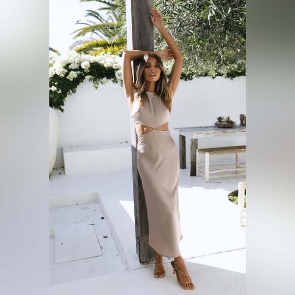 Hello Molly Dresses & Skirts - 🍊HELLO MOLLY Kick it Midi Sundress in Beige. US 4/SMALL. Excellent condition!